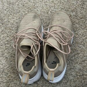 Women Nike Presto size 6